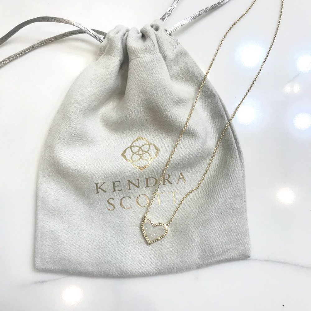 Kendra Scott heart gold necklace